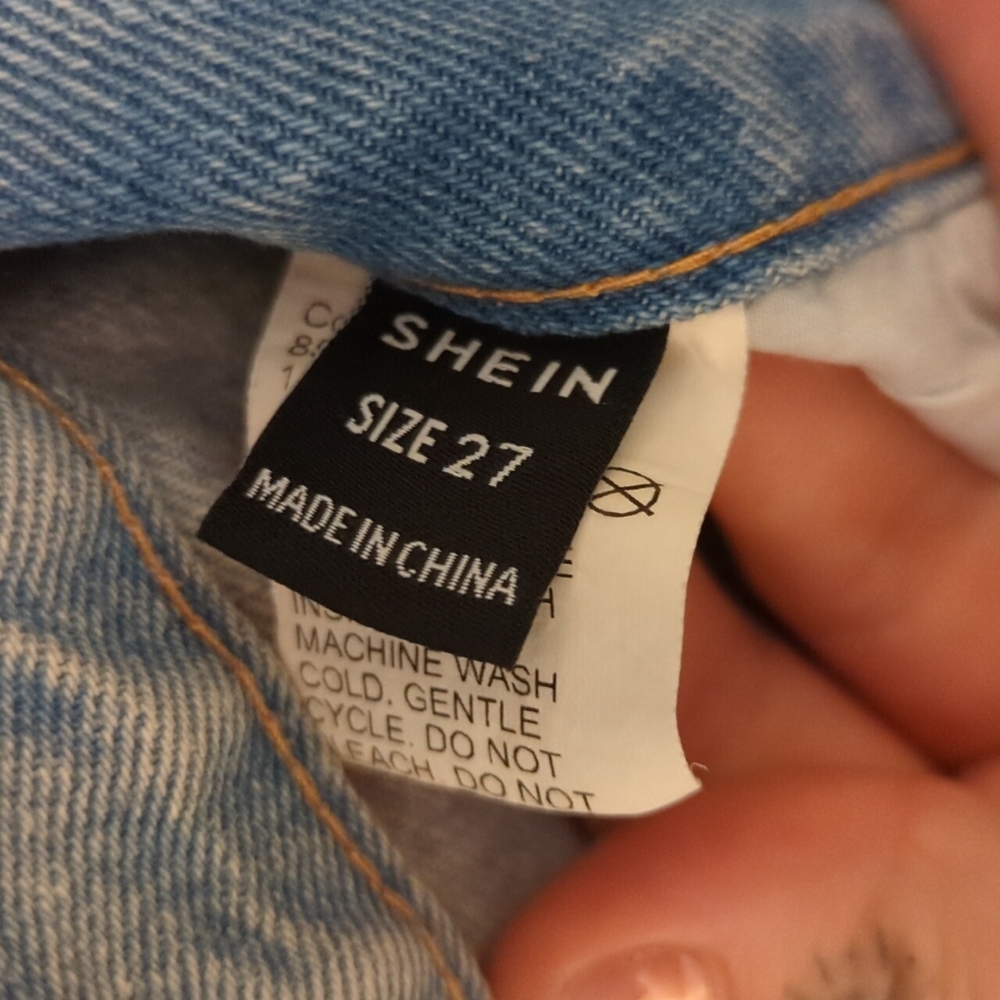 Mom Jeans - Picture 2 of 2